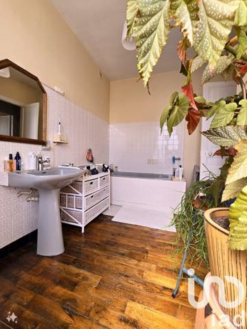 Pavillon 7 pièces de 179 m² à Les Mureaux (78130)