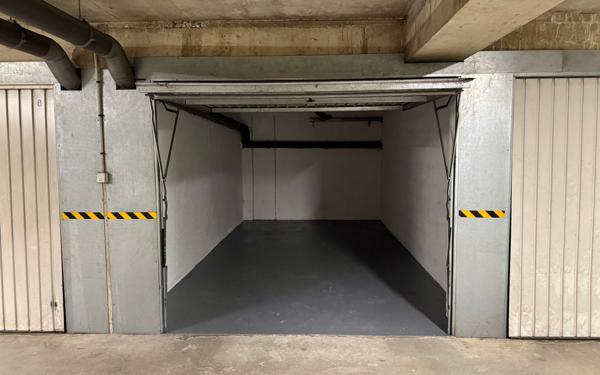 Stationnement à louer