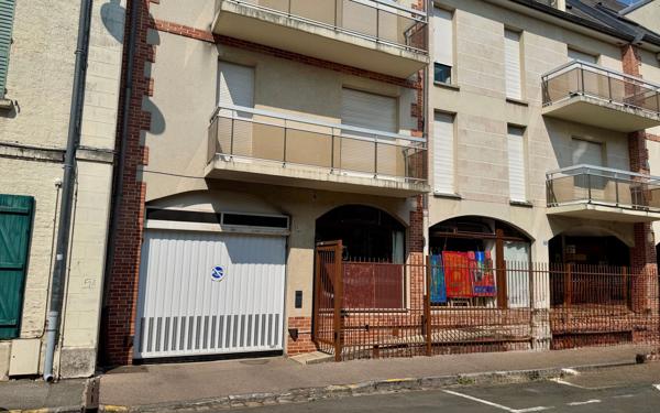 Stationnement à louer