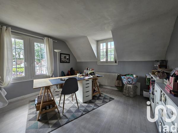 Maison à vendre 10 pièces 216 m² Sainte-Gemme-Moronval