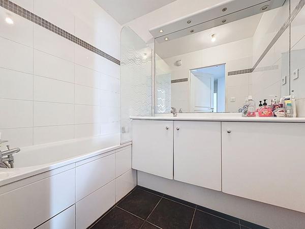 Appartement Marseille 3 pièce(s) 66.5 m2