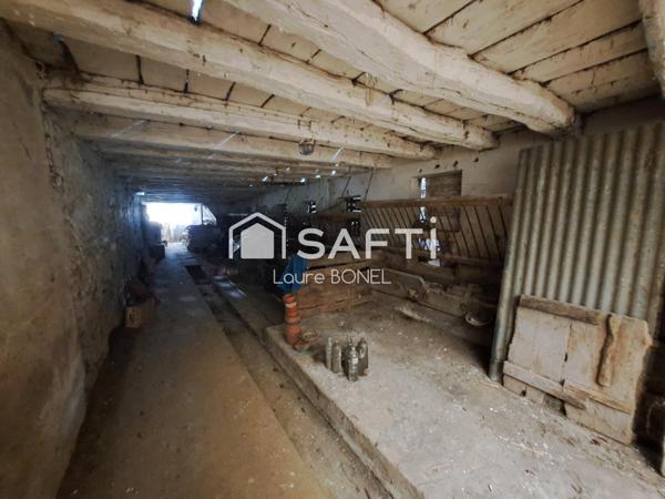 Maison de village avec ses grandes dépendances