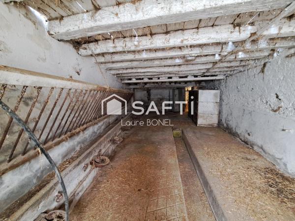 Maison de village avec ses grandes dépendances