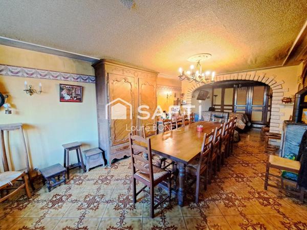 Maison de village avec ses grandes dépendances