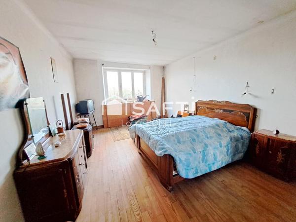 Maison de village avec ses grandes dépendances