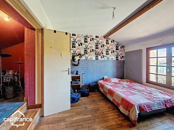 Argentonnay (79150) - Maison familiale 151 m² – 5 chambres dont 2 de plain-pied – sous-sol, jardin 1 350 m²