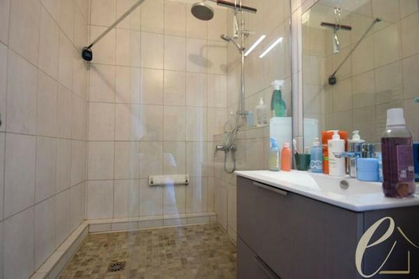 Lyon 3ème Halles Paul Bocuse – Magnifique Appartement T3 meublé en dernier étage de 66 m² avec 2 balcons et vue dégagée