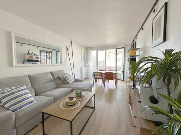 Chaville - RG - Beau 3 pièces avec balcon. €368 000 ** - Référence 649-C