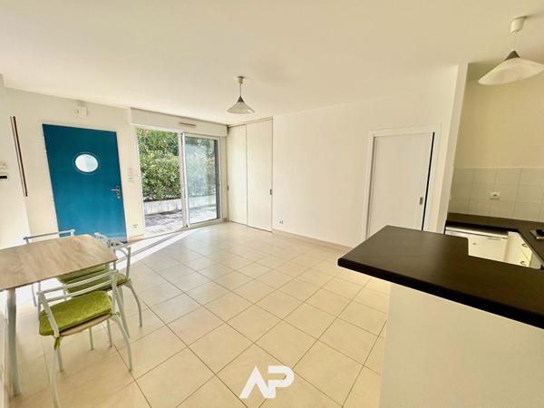 Appartement 1 chambre - Ville en Bois €287 500 ** - Référence MR621