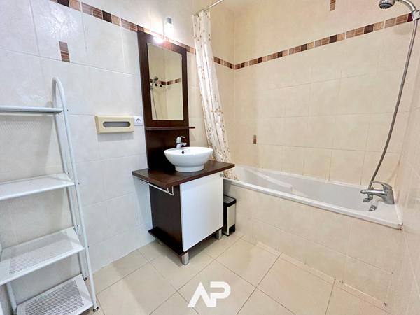 Appartement 1 chambre - Ville en Bois €287 500 ** - Référence MR621