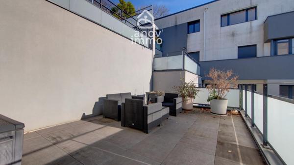 Appartement
                                                                                                                                                                                                                                                                                                                        3 pièce(s)                                                                                                                                                                                                          2 chambre(s)                                                                                                                                                                                                          65.2  m²