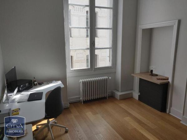 Location appartement Périgueux (24000) 5 pièces 151m²
