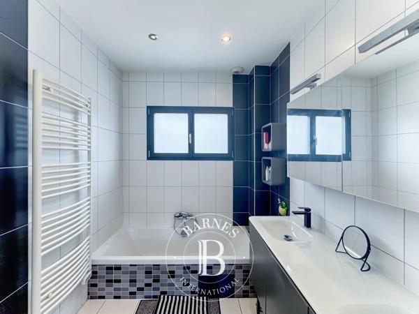 Tresserve, Maison 4 Chambres -  234 m² à vendre