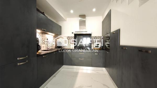 Immeuble Rénové en Monopropriété / Deux Appartements