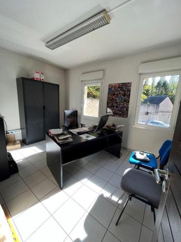 Rodez, Avenue de la Gineste, local commercial