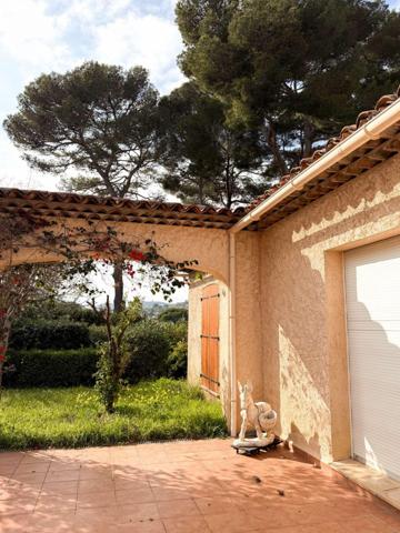 À vendre - Maison individuelle, 4 pièces située à Antibes (06160)