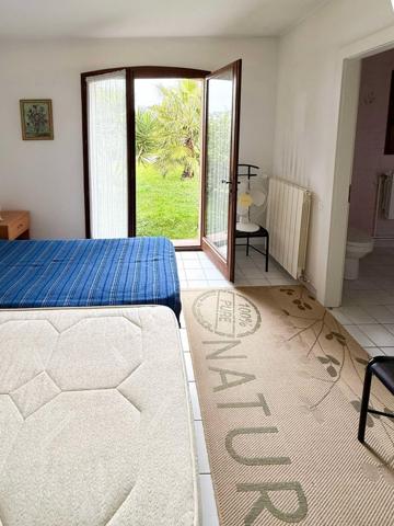 À vendre - Maison individuelle, 4 pièces située à Antibes (06160)