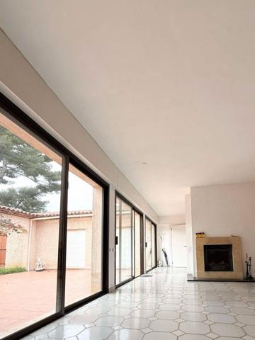 À vendre - Maison individuelle, 4 pièces située à Antibes (06160)