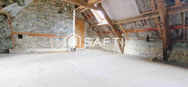 Longère en pierres T8 213 m²