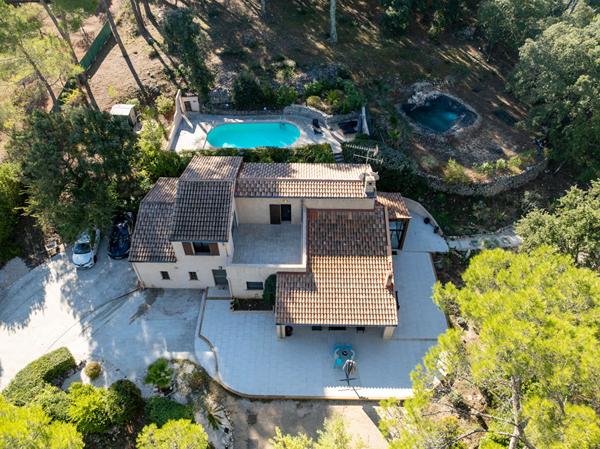 EXCLUSIVITÉ A VENDRE Maison TARADEAU 167 m² sur un terrain de 5374m² - PISCINE - GARAGE - VERANDA