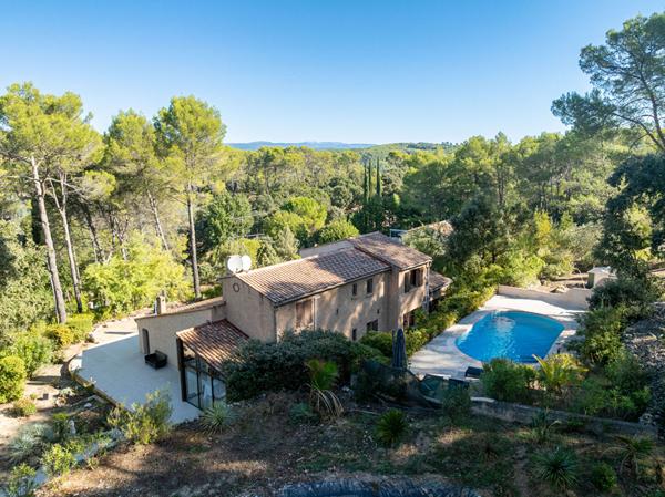 EXCLUSIVITÉ A VENDRE Maison TARADEAU 167 m² sur un terrain de 5374m² - PISCINE - GARAGE - VERANDA