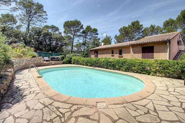 EXCLUSIVITÉ A VENDRE Maison TARADEAU 167 m² sur un terrain de 5374m² - PISCINE - GARAGE - VERANDA