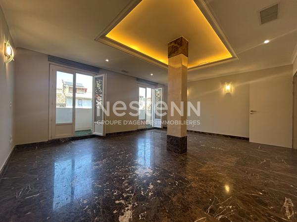 Bureaux (modifiable en habitation) 150m² avec PARKING - Grand standing au coeur d'Avignon intra-muros