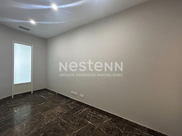 Bureaux (modifiable en habitation) 150m² avec PARKING - Grand standing au coeur d'Avignon intra-muros