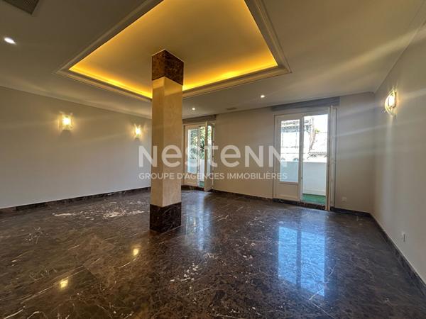 Bureaux (modifiable en habitation) 150m² avec PARKING - Grand standing au coeur d'Avignon intra-muros