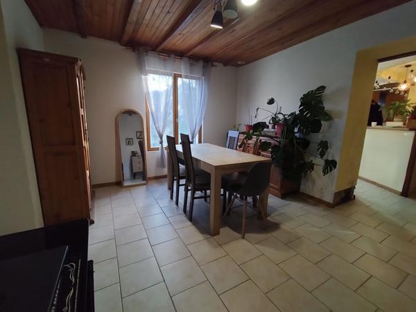 À vendre - Maison individuelle, 7 pièces située à Montval-sur-Loir (72500)