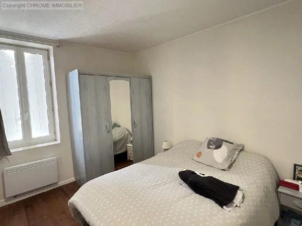 Vente                                                      Maison
                        
                     6 pièces                      144 m2                     à Marmande
