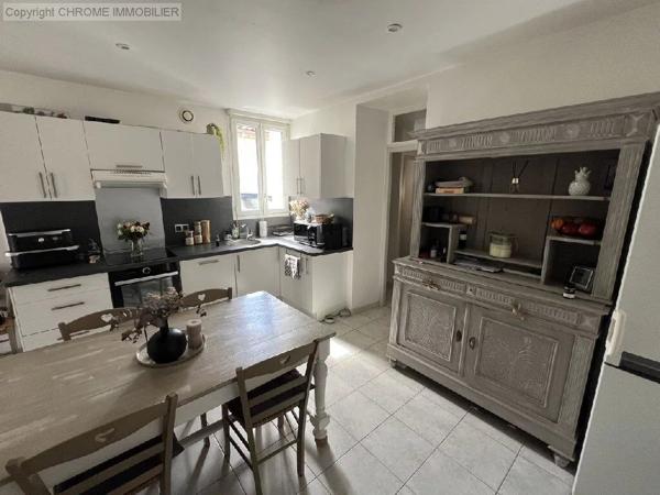 Vente                                                      Maison
                        
                     6 pièces                      144 m2                     à Marmande