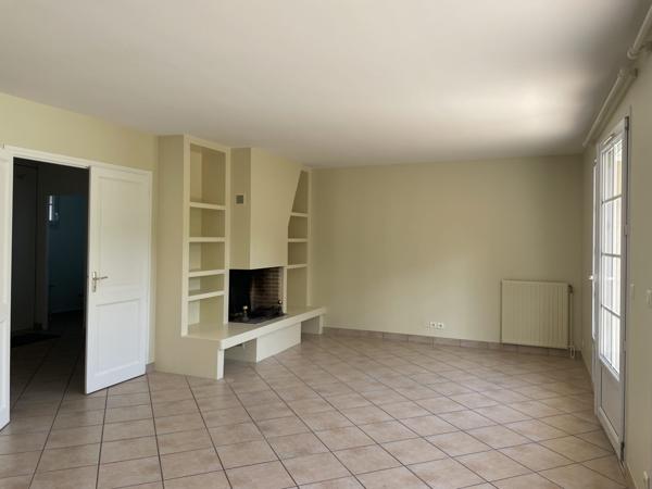 À vendre - Maison mitoyenne 1 côté, 8 pièces située à Compiègne (60200)