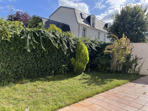 À vendre - Maison mitoyenne 1 côté, 8 pièces située à Compiègne (60200)