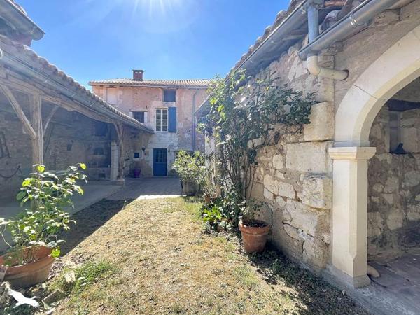 Maison à vendre 234 300 € Vanxains 6 p 170 m² DPE D