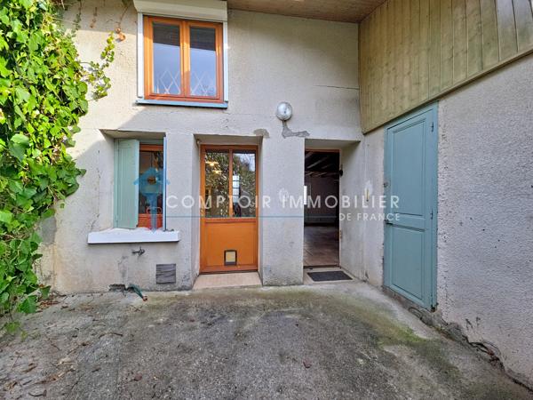 Maison de village
                                                                                                                                                                                                                                                                                                                        3 pièce(s)                                                                                                                                                                                                          2 chambre(s)                                                                                                                                                                                                          94  m²