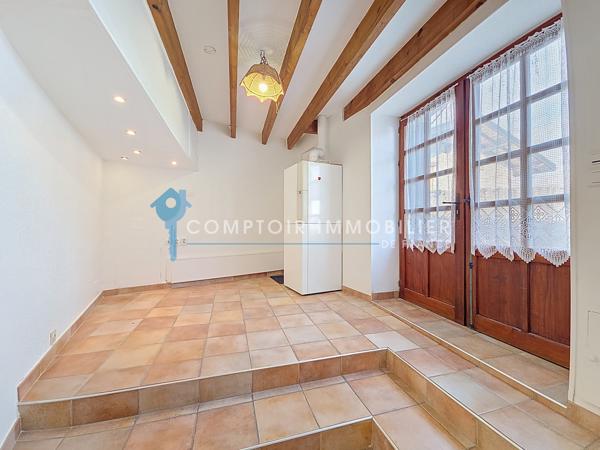 Maison de village
                                                                                                                                                                                                                                                                                                                        3 pièce(s)                                                                                                                                                                                                          2 chambre(s)                                                                                                                                                                                                          94  m²