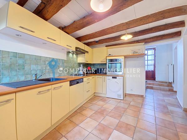 Maison de village
                                                                                                                                                                                                                                                                                                                        3 pièce(s)                                                                                                                                                                                                          2 chambre(s)                                                                                                                                                                                                          94  m²
