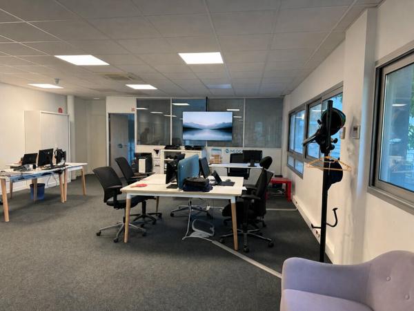 TOURS NORD BUREAUX A LOUER 157 M² 5 PARKINGS