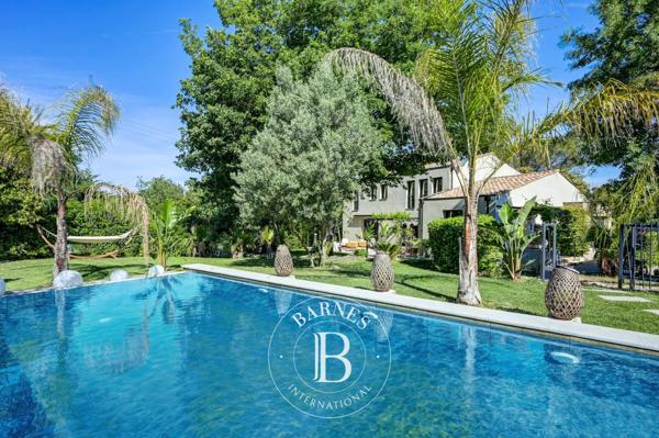 Aix-en-Provence, Maison 5 Chambres -  250 m² à vendre