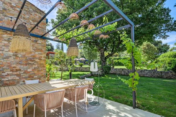 Aix-en-Provence, Maison 5 Chambres -  250 m² à vendre