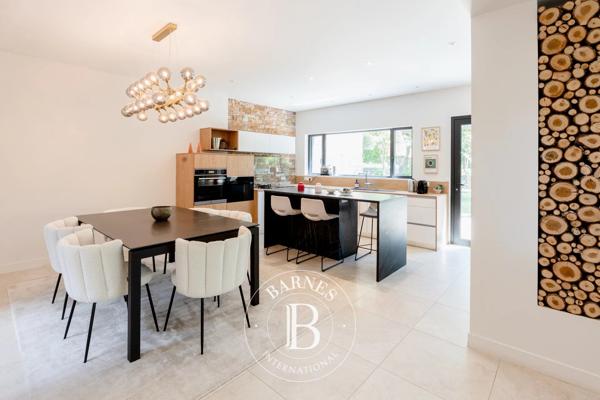 Aix-en-Provence, Maison 5 Chambres -  250 m² à vendre