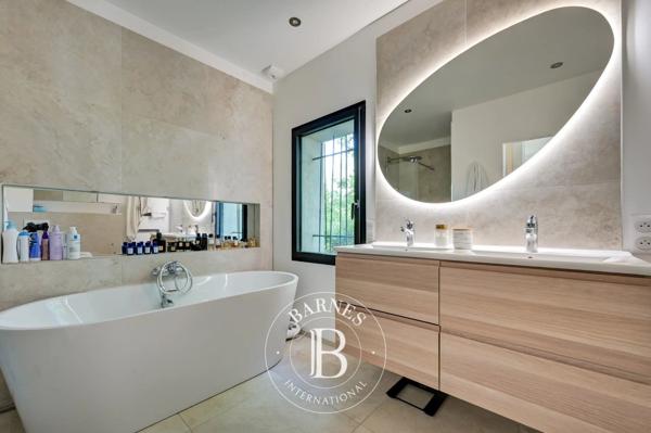 Aix-en-Provence, Maison 5 Chambres -  250 m² à vendre