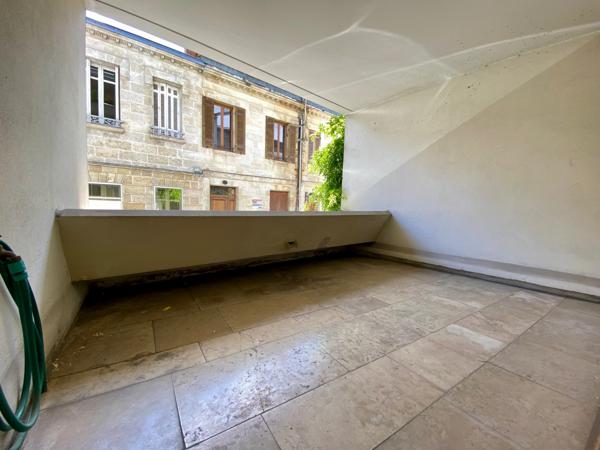 Appartement 2 pièce(s) 1 chambre(s) 80 m²