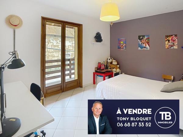 Bourgoin-Jallieu (38300) ST SAVIN - CORPS DE FERME RENOVE AVEC DEPENDANCES