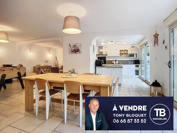 Bourgoin-Jallieu (38300) ST SAVIN - CORPS DE FERME RENOVE AVEC DEPENDANCES