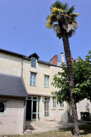 Vente Maison de ville 10 pièces 275 m2 à La Chartre-sur-le-Loir