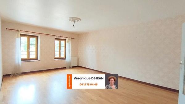 Maison à vendre - 7 pièces - ORLEAT (63190) - avec Potentiel Commercial/Libéral