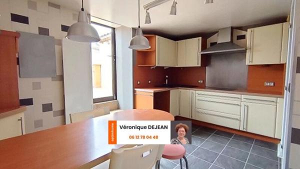 Maison à vendre - 7 pièces - ORLEAT (63190) - avec Potentiel Commercial/Libéral