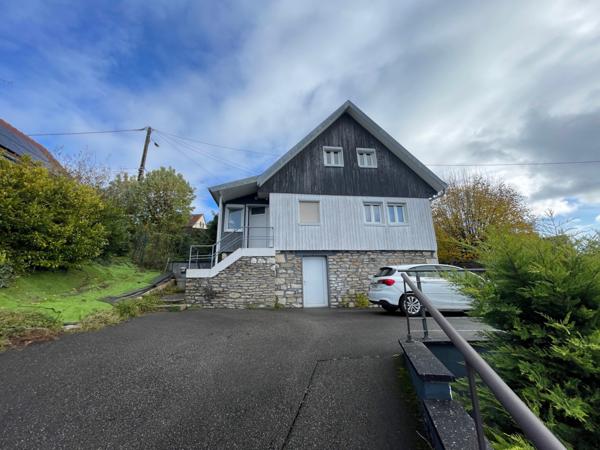 Chalet F4 sur sous sol avec terrain, parking et piscine